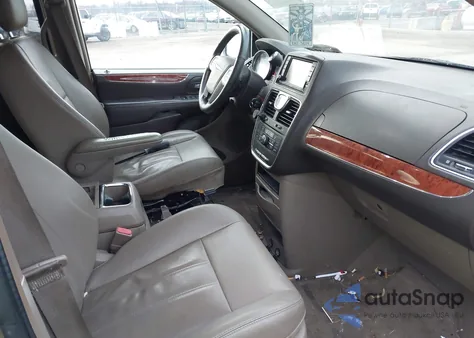 2015 Chrysler Town & Country Touring from USA, damaged, VIN 2C4RC1BG3FR662197